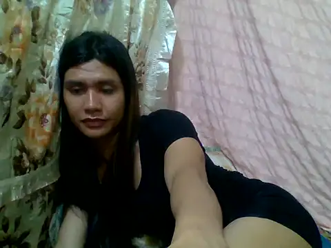 Snapshot of luna_veille chatting on May 18, 2026, 5:51 pm luna veille online show from May 18, 2026, 5:51 pm