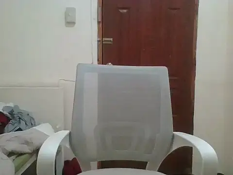 Snapshot of luna_veille chatting on May 16, 2026, 11:48 pm luna veille online show from May 16, 2026, 11:48 pm