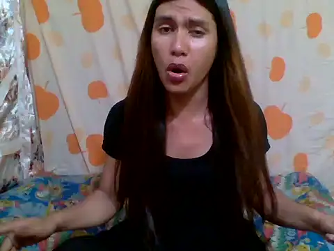 Snapshot of luna_veille chatting on May 7, 2026, 8:39 am luna veille online show from May 7, 2026, 8:39 am