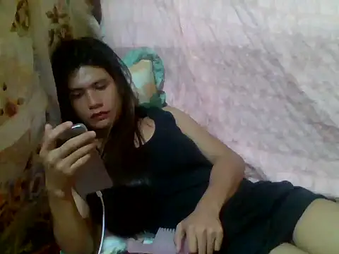 Snapshot of luna_veille chatting on May 24, 2026, 3:50 am luna veille online show from May 24, 2026, 3:50 am