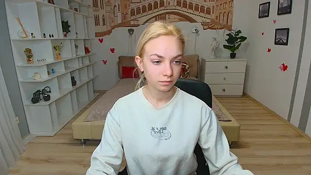 SonnySofia online show from April 14, 2026, 5:56 am