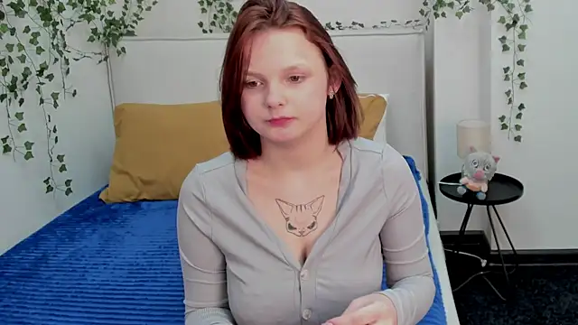 Charlotte Stee online show from April 16, 2026, 1:50 am