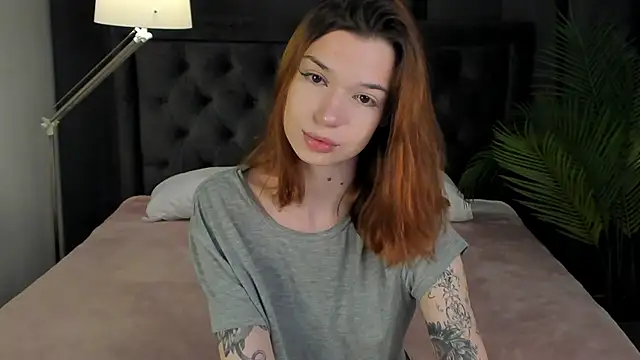 Snapshot of FoxLisa chatting on April 27, 2026, 8:29 pm FoxLisa online show from April 27, 2026, 8:29 pm