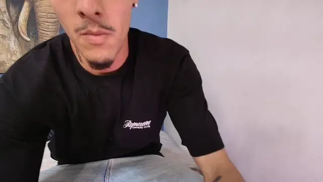 ALEXXXTREM69 online show from April 17, 2026, 12:35 am