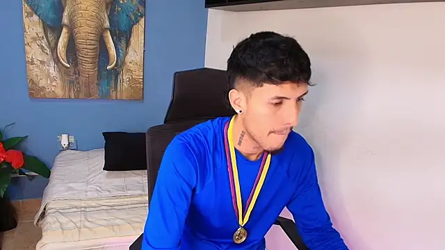 ALEXXXTREM69 online show from April 18, 2026, 12:24 am