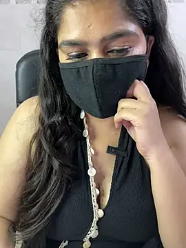 Snapshot of sarasofiaa_ chatting on July 9, 2026, 6:18 pm sarasofiaa online show from July 9, 2026, 6:18 pm
