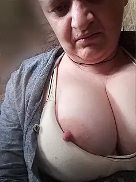 AnabelBexley online show from April 14, 2026, 6:07 am