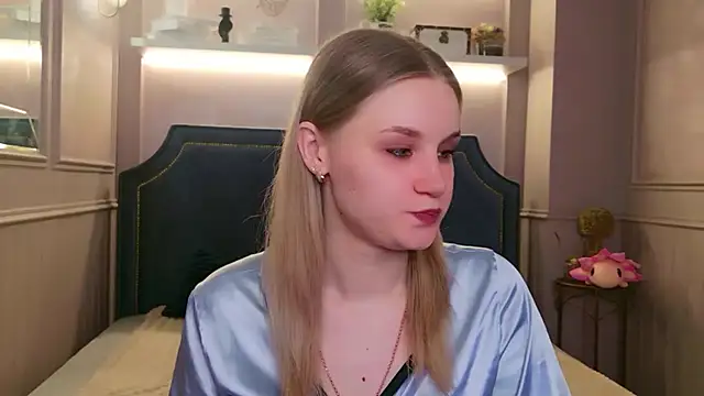Snapshot of Molly_Voses chatting on June 30, 2026, 8:53 pm Molly Voses online show from June 30, 2026, 8:53 pm