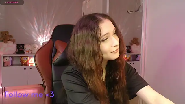 solitudebby online show from April 11, 2026, 8:01 pm