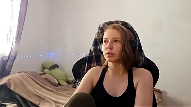 WesleyFrohling online show from April 14, 2026, 6:07 am