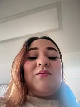 ziara white online show from April 17, 2026, 7:28 pm