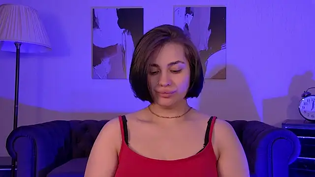 AdrianaToress online show from May 4, 2026, 6:11 pm