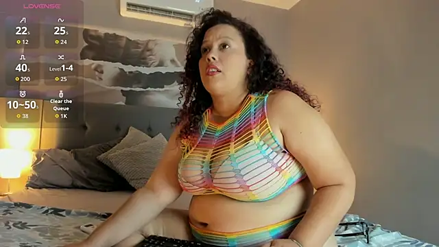 Snapshot of Zara_Holly_ chatting on May 26, 2026, 7:12 pm Zara Holly online show from May 26, 2026, 7:12 pm