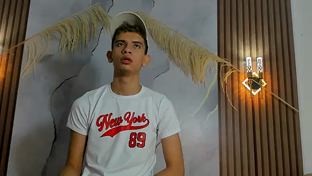 Ethanhot os online show from April 16, 2026, 6:08 pm