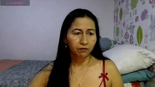 Snapshot of Tyna_b chatting on July 28, 2026, 12:40 am Tyna b online show from July 28, 2026, 12:40 am