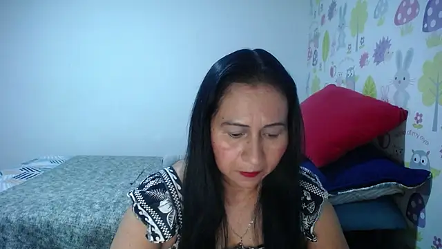 Snapshot of Tyna_b chatting on June 30, 2026, 10:43 pm Tyna b online show from June 30, 2026, 10:43 pm