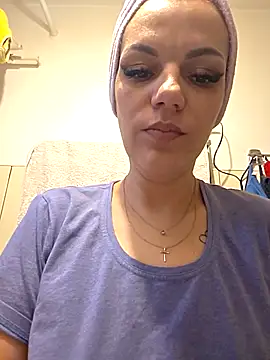 SweetMomy  online show from April 17, 2026, 6:05 am