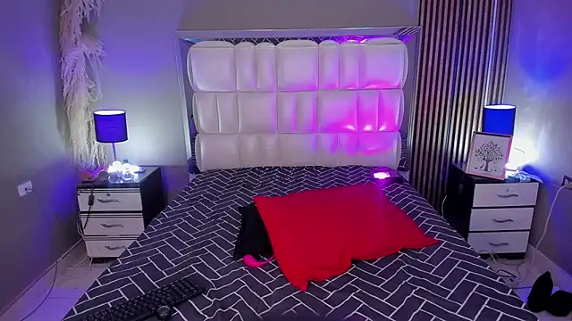 ROSELEI  online show from April 12, 2026, 1:03 pm