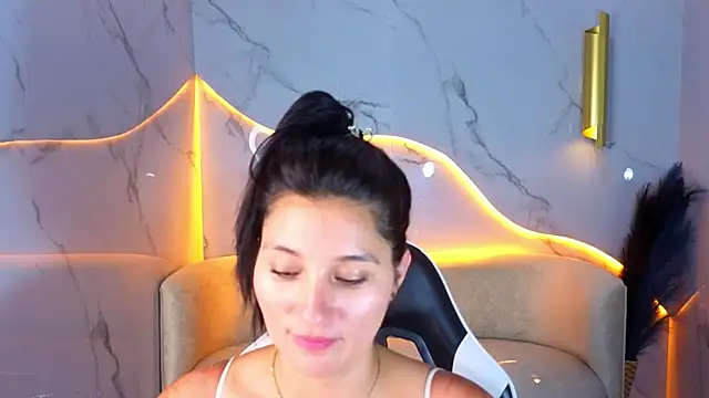 Alisson tx  online show from April 12, 2026, 7:55 am