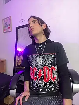 lucius morningstar online show from April 13, 2026, 8:46 pm