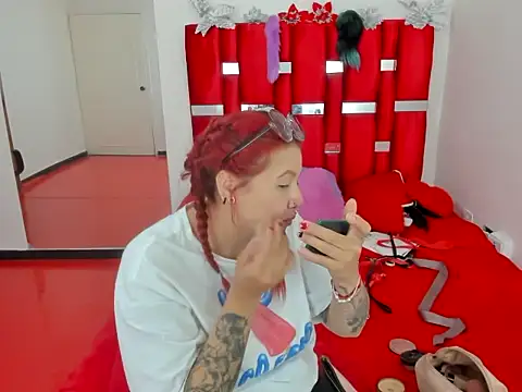Snapshot of scarlett_red_1 chatting on May 7, 2026, 3:22 am scarlett red 1 online show from May 7, 2026, 3:22 am