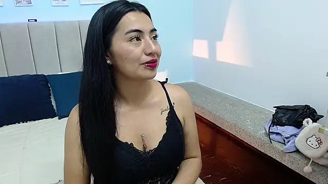 Candy Brm online show from April 9, 2026, 3:52 am