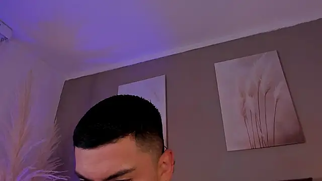 Snapshot of Alexander_Diazz chatting on June 18, 2026, 2:11 pm Alexander Diazz online show from June 18, 2026, 2:11 pm