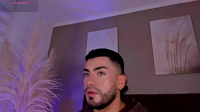 Snapshot of Alexander_Diazz chatting on July 15, 2026, 2:24 pm Alexander Diazz online show from July 15, 2026, 2:24 pm