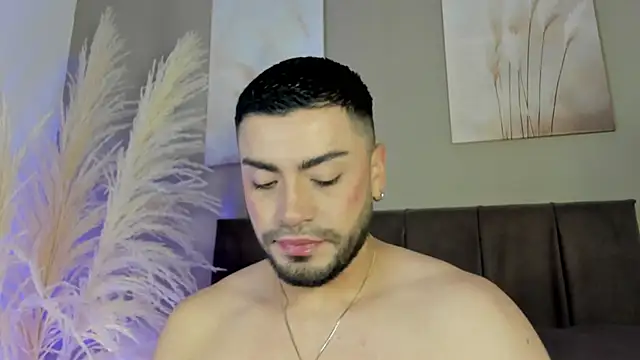 Snapshot of Alexander_Diazz chatting on May 28, 2026, 12:44 pm Alexander Diazz online show from May 28, 2026, 12:44 pm