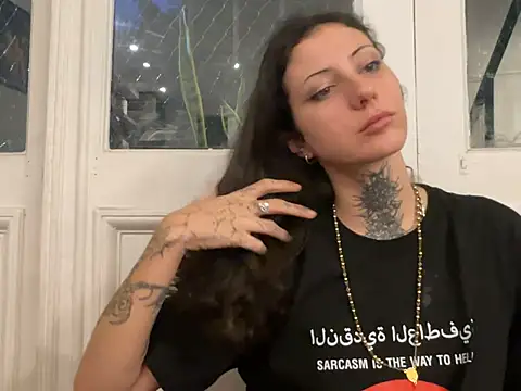 Lollych3rryp0p online show from April 7, 2026, 10:00 pm