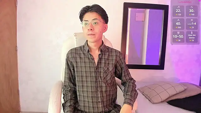 Snapshot of youn_rider chatting on June 2, 2026, 8:09 pm youn rider online show from June 2, 2026, 8:09 pm