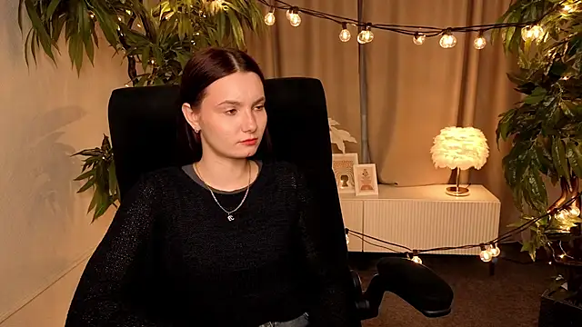 MarieFuller online show from April 9, 2026, 7:47 am