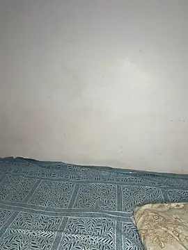 Love Birds00 online show from April 17, 2026, 9:12 am