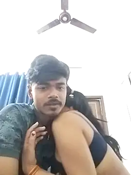 Love-Birdss online show from April 8, 2026, 8:43 pm