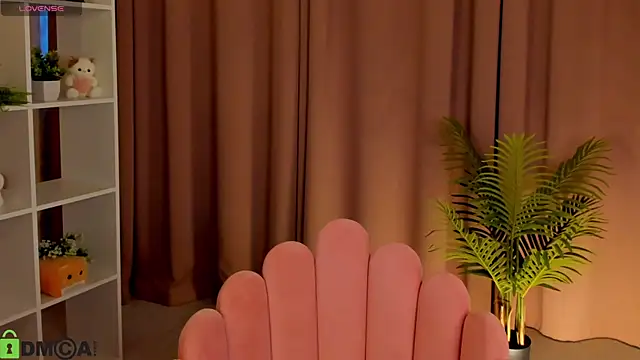 Oliviabagheera online show from April 17, 2026, 4:26 am