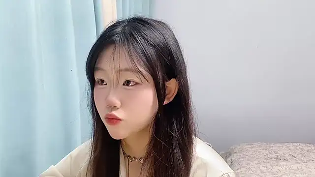 Lilababy00 online show from April 13, 2026, 2:37 am