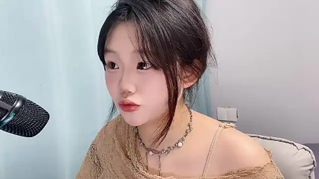 Lilababy00 online show from April 16, 2026, 3:18 am