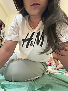 Snapshot of honey_bunnix chatting on May 24, 2026, 7:14 pm honey bunnix online show from May 24, 2026, 7:14 pm