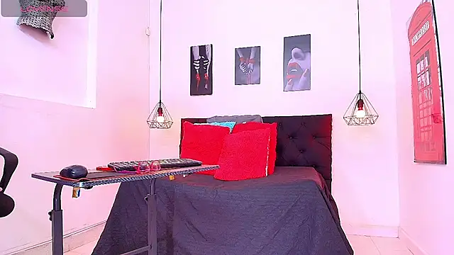 Snapshot of hilary_banks1 chatting on July 25, 2026, 4:53 am hilary banks1 online show from July 25, 2026, 4:53 am