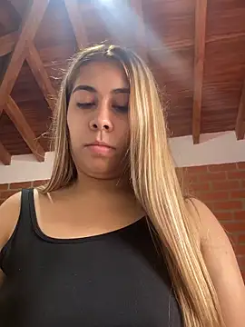 Snapshot of _BellaSmith_ chatting on June 9, 2026, 3:02 pm BellaSmith online show from June 9, 2026, 3:02 pm