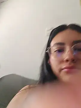 Snapshot of VioletRousee chatting on July 8, 2026, 1:34 pm VioletRousee online show from July 8, 2026, 1:34 pm