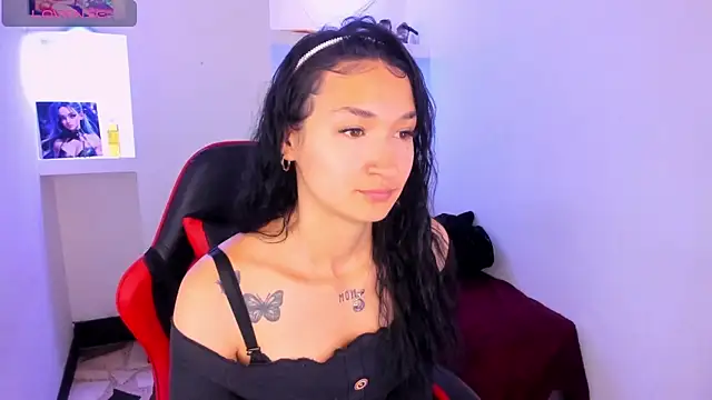 Noah carter16 online show from April 15, 2026, 12:53 pm