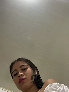 Kloe zaf online show from April 18, 2026, 2:58 am