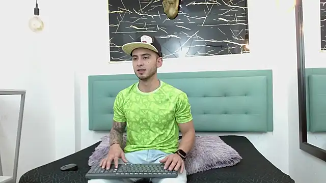 Snapshot of PowerLustX chatting on June 1, 2026, 3:18 am PowerLustX online show from June 1, 2026, 3:18 am