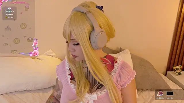 valkyrie claire  online show from April 11, 2026, 1:46 am