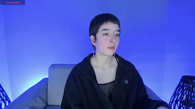Snapshot of Atheena__ chatting on June 5, 2026, 12:11 pm Atheena online show from June 5, 2026, 12:11 pm