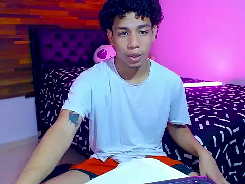 aarom  online show from April 14, 2026, 1:10 am