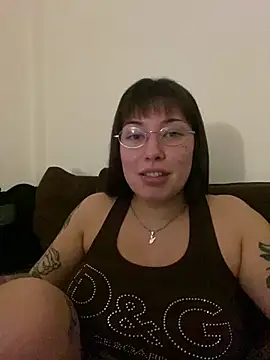 Snapshot of cherryxxox chatting on June 9, 2026, 4:02 am cherryxxox online show from June 9, 2026, 4:02 am