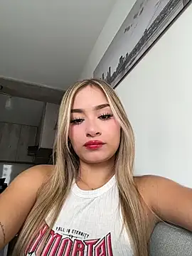Snapshot of AmyRusso chatting on July 10, 2026, 9:48 pm AmyRusso online show from July 10, 2026, 9:48 pm