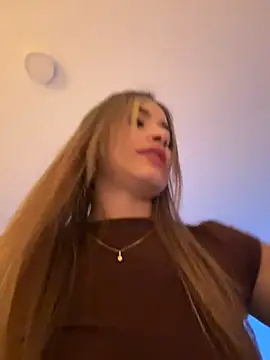 Snapshot of AmyRusso chatting on June 22, 2026, 11:24 pm AmyRusso online show from June 22, 2026, 11:24 pm